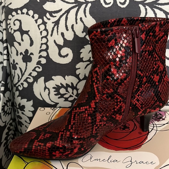 Ladies SZ 6.5 AMELIA GRACE Vino Multi Nadita Faux Snakeskin Red/Black - Picture 11 of 16
